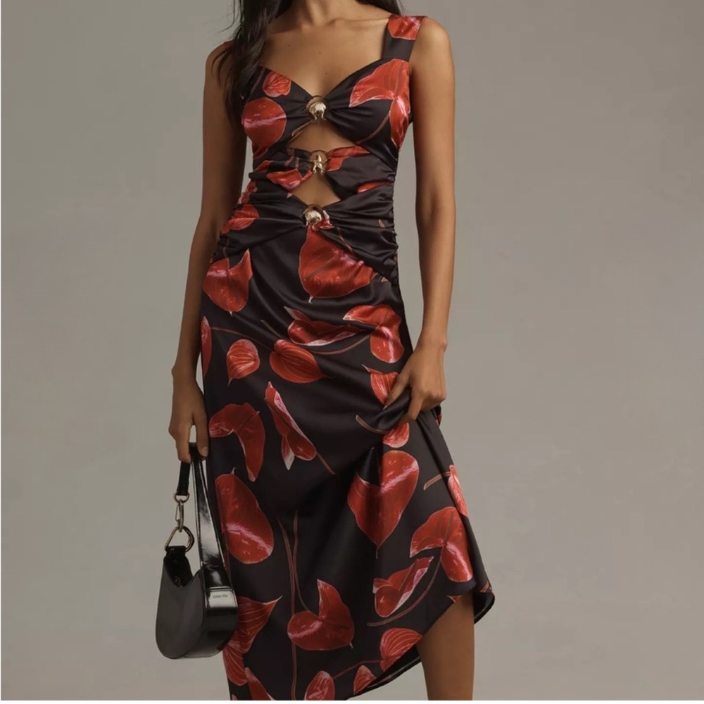Elegant Black and Red Floral Dress - Picture 2 of 3